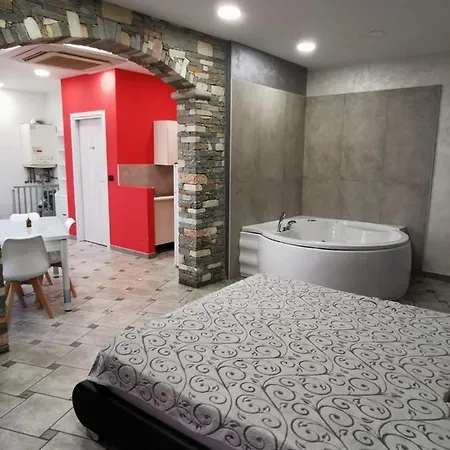 Red Apartment Aosta