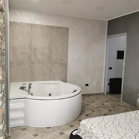 Red Apartment Aosta